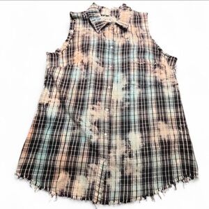 A Rare Bird Turquoise Plaid Distressed Sleeveless Pearl-snap Rhinestone Top, S/M